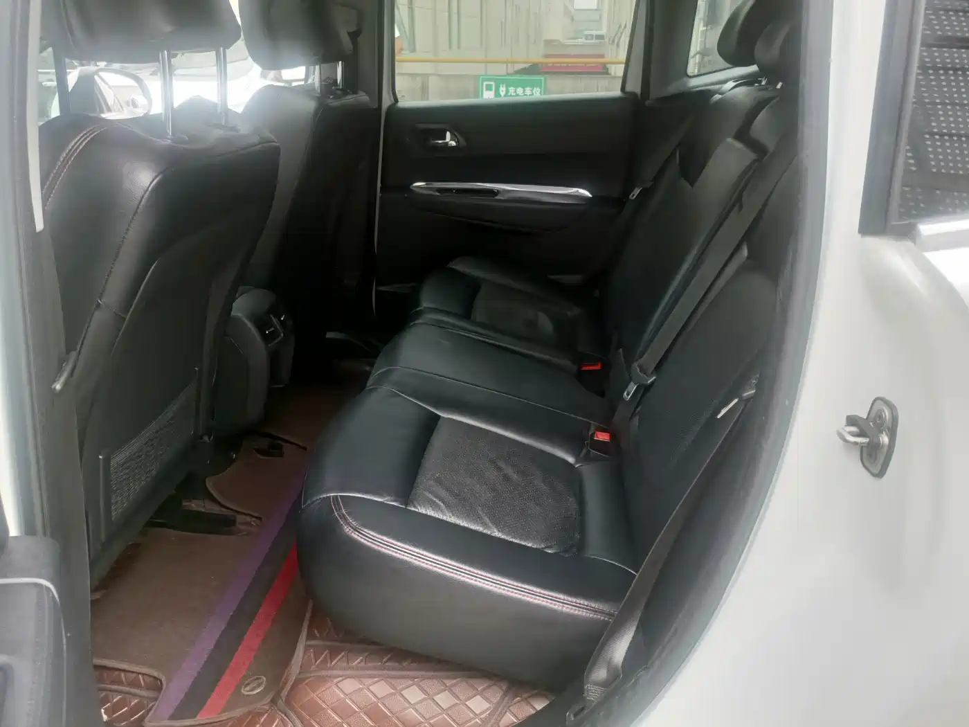 Peugeot 3008 2015 2.0L Automatic Classic Edition фото 8
