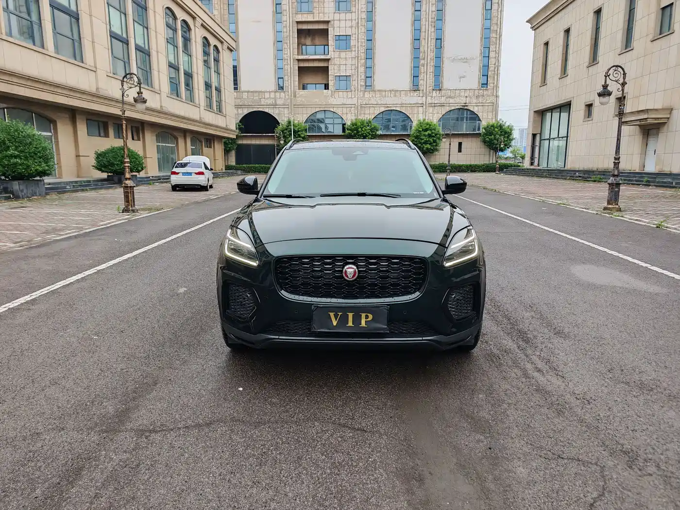 Jaguar E-PACE 2024 Gloss Black Sport Edition R-DYNAMIC SE BLACK фото 2
