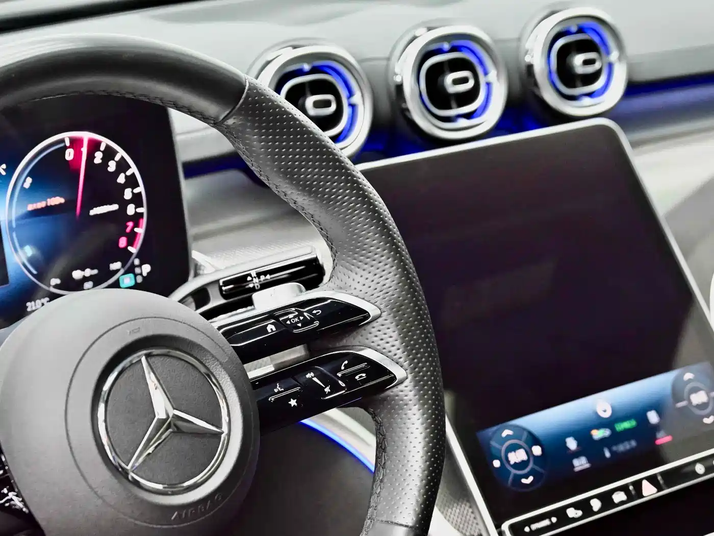Mercedes-Benz C-Class New Energy 2023 C 350 eL фото 8