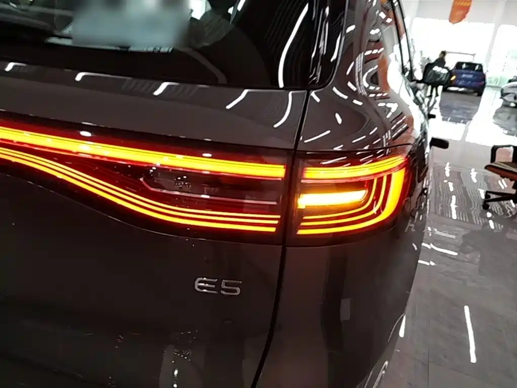 Geely Galaxy Galaxy E5 2026 530km Voyager Edition фото 8