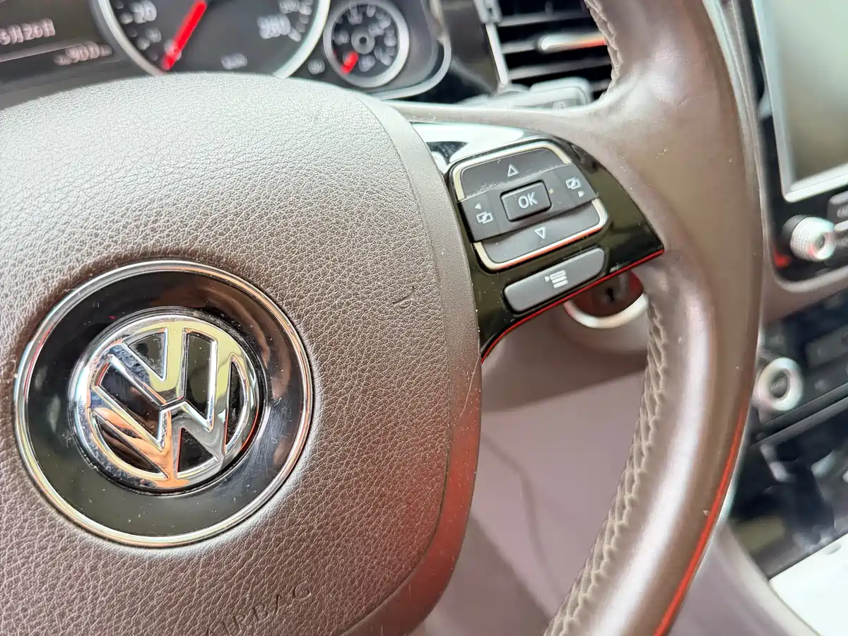 Volkswagen Touareg 2016 3.0TSI Standard фото 22