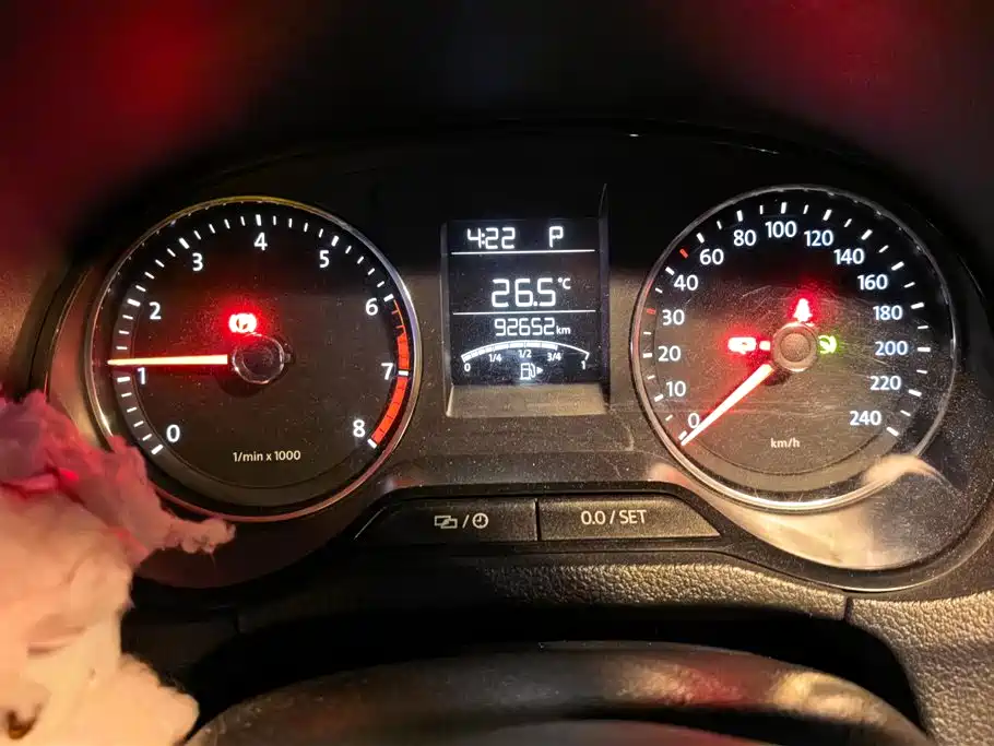 Volkswagen Polo 2014 1.6L Automatic Comfort Edition фото 14