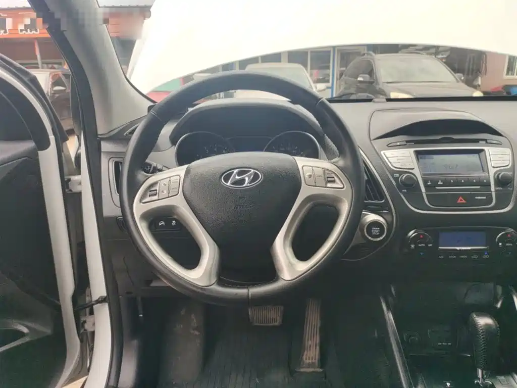 Hyundai Beijing Hyundai ix35 2015 2.0L Automatic 2WD Smart China V фото 11