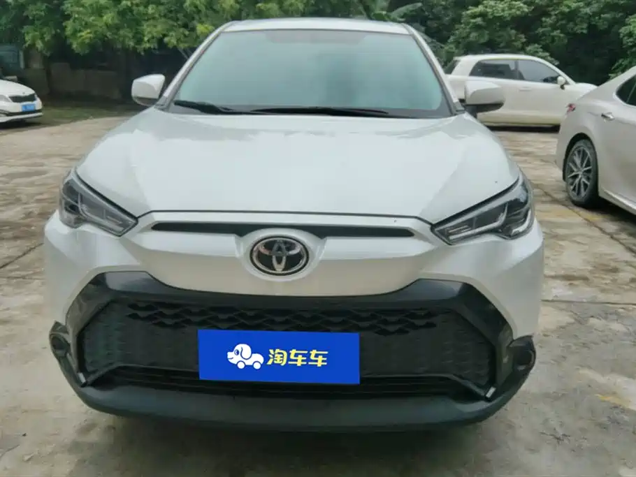 Toyota Frontlander 2022 2.0L CVT Elite фото 2