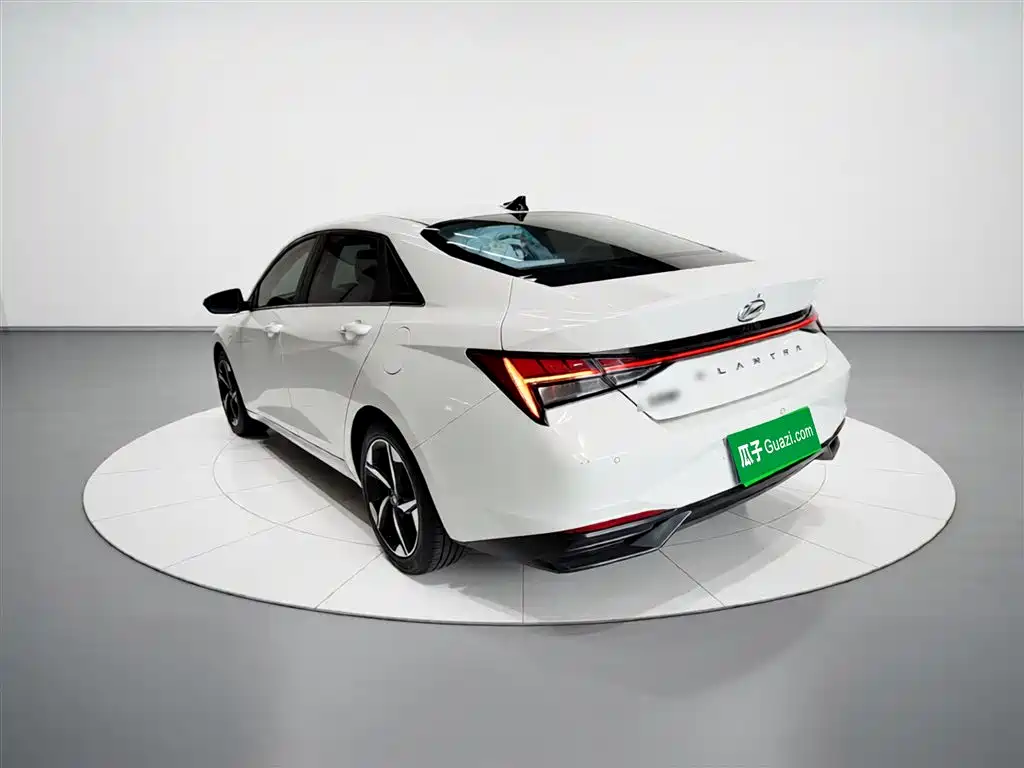 Hyundai Elantra 2022 1.5L CVT GLX Elite Edition фото 5
