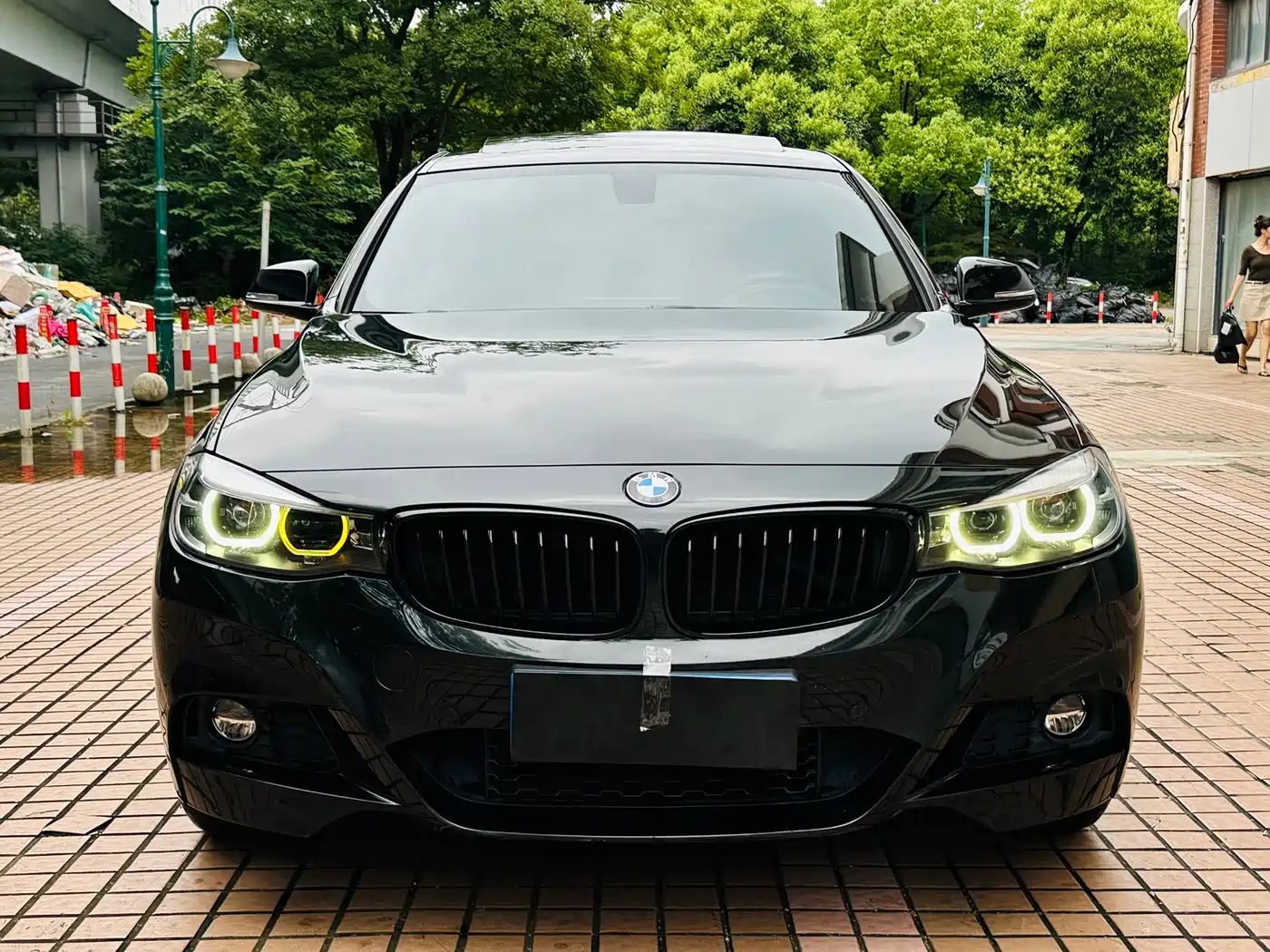 BMW 3 Series GT 2019 320i M Sport Black Night Edition фото 2