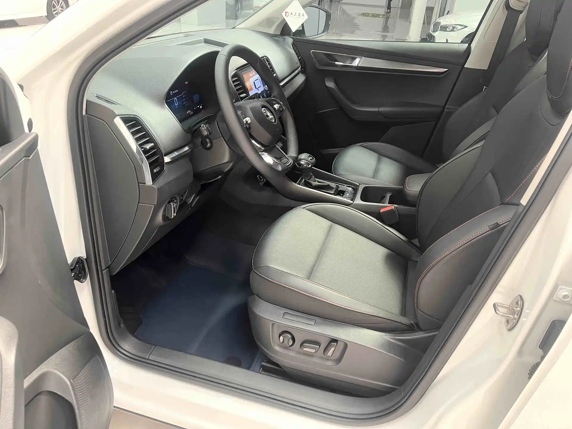 Photo 7 - Škoda Karoq