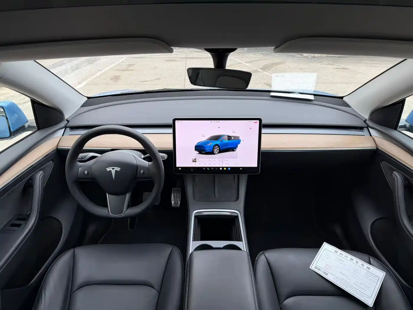 TESLA MODEL Y