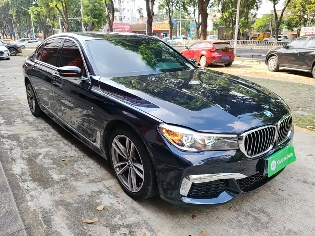 Фото 4 - BMW 7 Series
