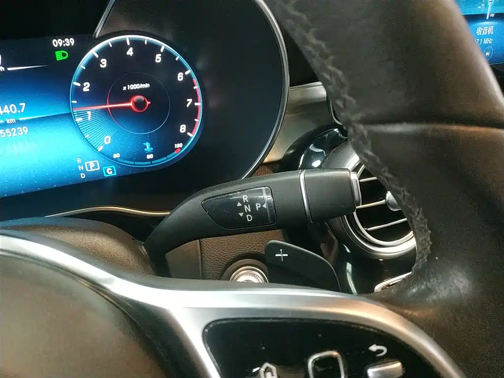 MERCEDES-BENZ GLC