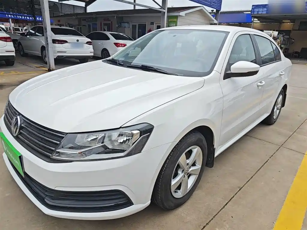 Volkswagen Lavida 2015 1.6L Automatic Trend Edition фото 2