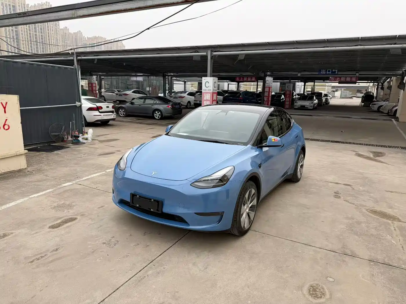 TESLA MODEL Y