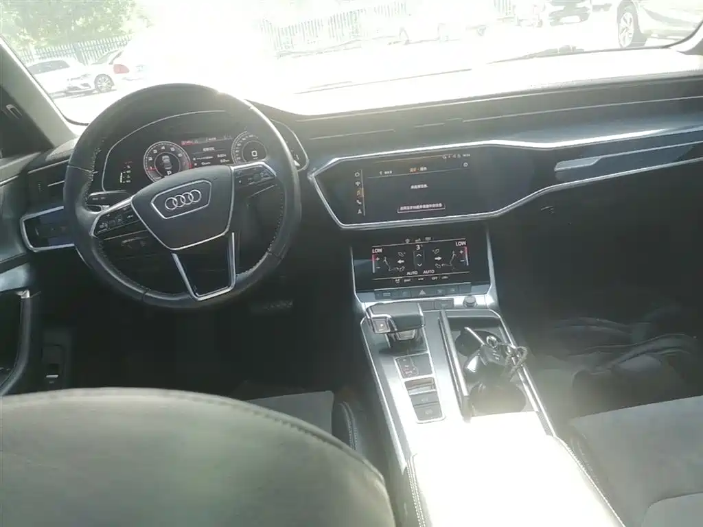 Audi A6L 2020 40 TFSI Luxury Dynamic фото 10