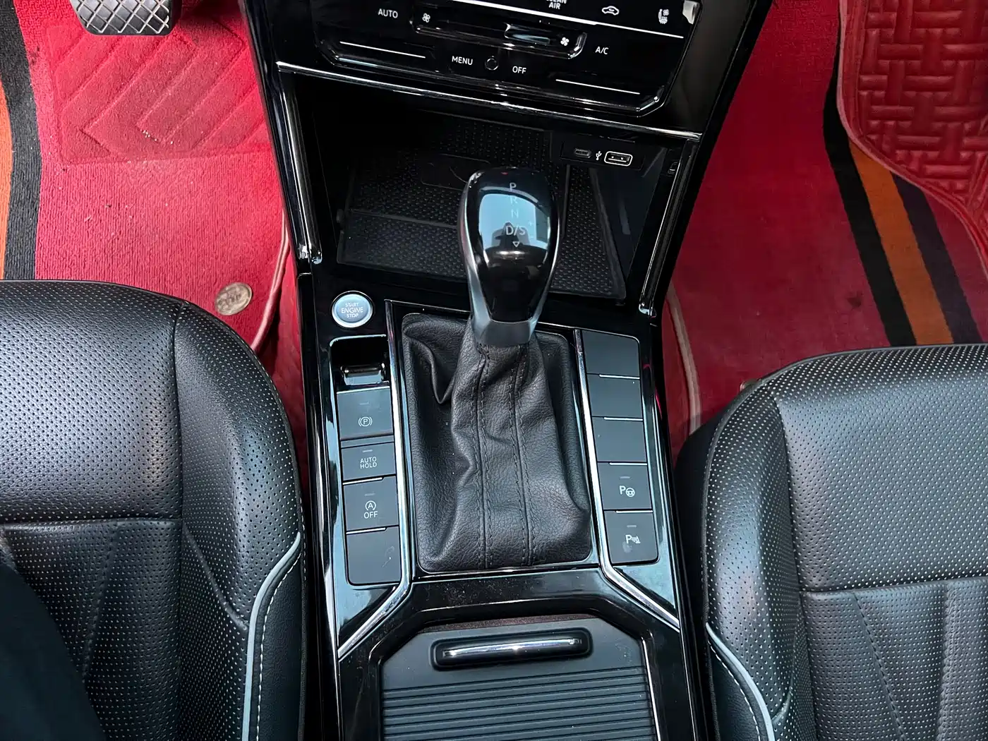 Volkswagen Passat 2022 330TSI Premium Edition фото 13