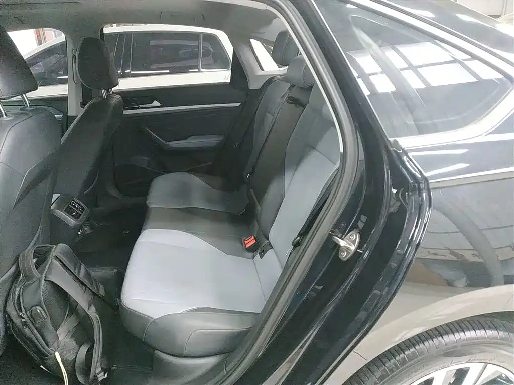 Volkswagen Lavida 2024 Model 1.5L Automatic Starlight 5 Million Edition фото 13