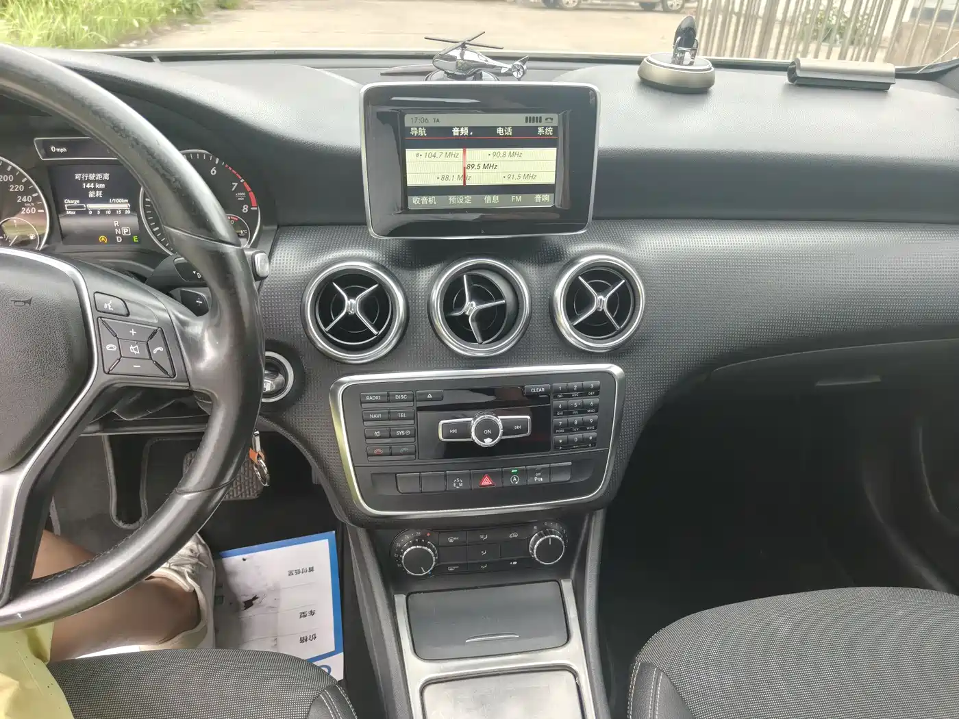 Mercedes-Benz A-Class (Import) 2015 A 180 фото 10