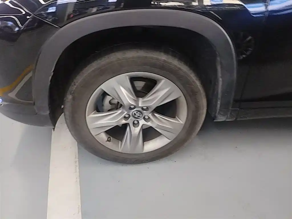Toyota Highlander 2021 2.0T AWD Premium 7-Seater фото 23