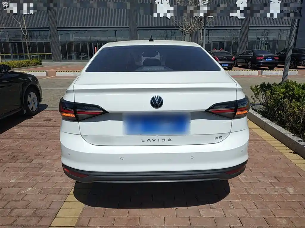 Volkswagen Lavida 2023 New Sharp 1.5L Auto Premium Edition фото 6