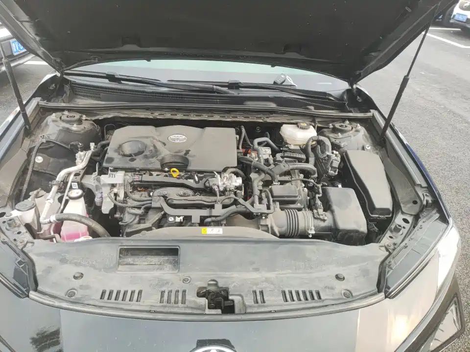 Фото 13 - Toyota Camry
