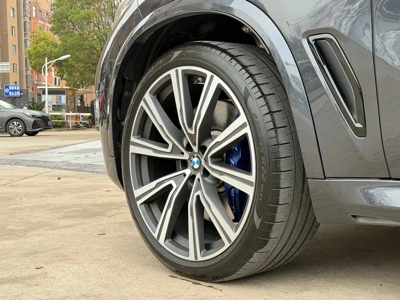 BMW X5 (Import) 2019 xDrive40i Exclusive M Sport Package фото 6