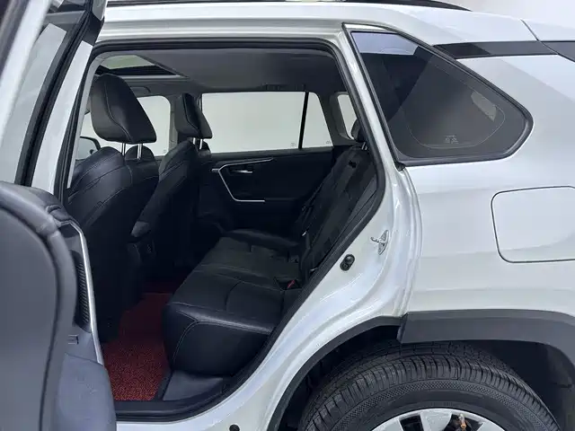 Toyota Wildlander 2021 2.0L CVT 2WD Luxury Edition фото 12