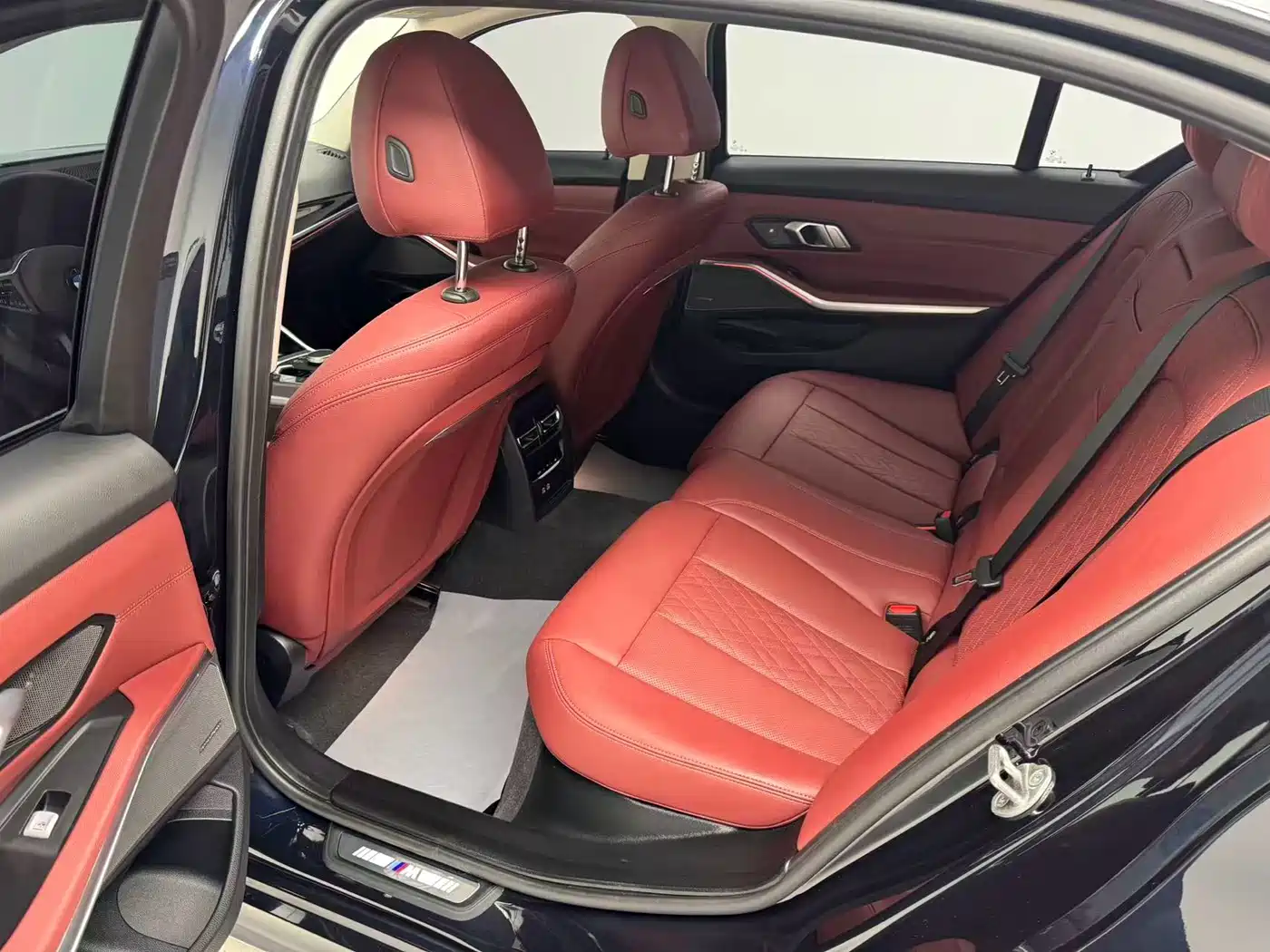 BMW 3 Series 2024 325Li M Sport Shadowline Package фото 13