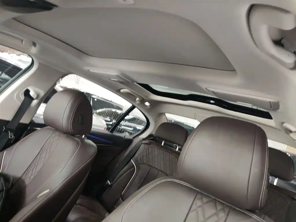 BMW 5 Series New Energy 2019 530Le Luxury Package фото 18