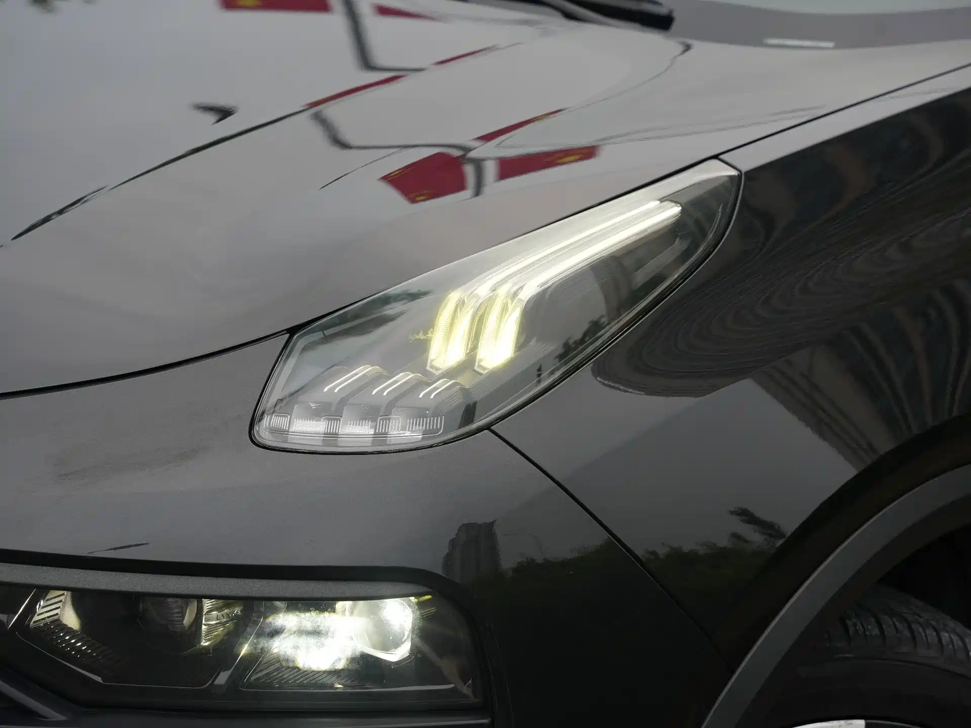 Photo 4 - Lynk & Co 01