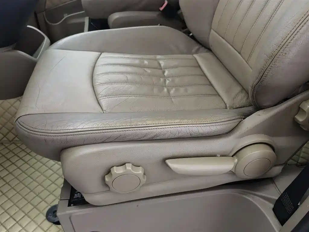 Mercedes-Benz Viano 2011 2.5L Luxury Edition фото 20