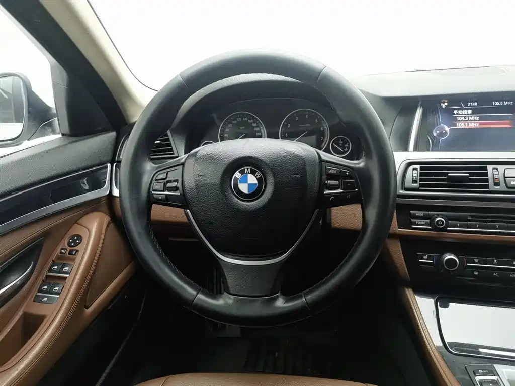 BMW 5 Series 2017 520Li Classic Edition фото 11