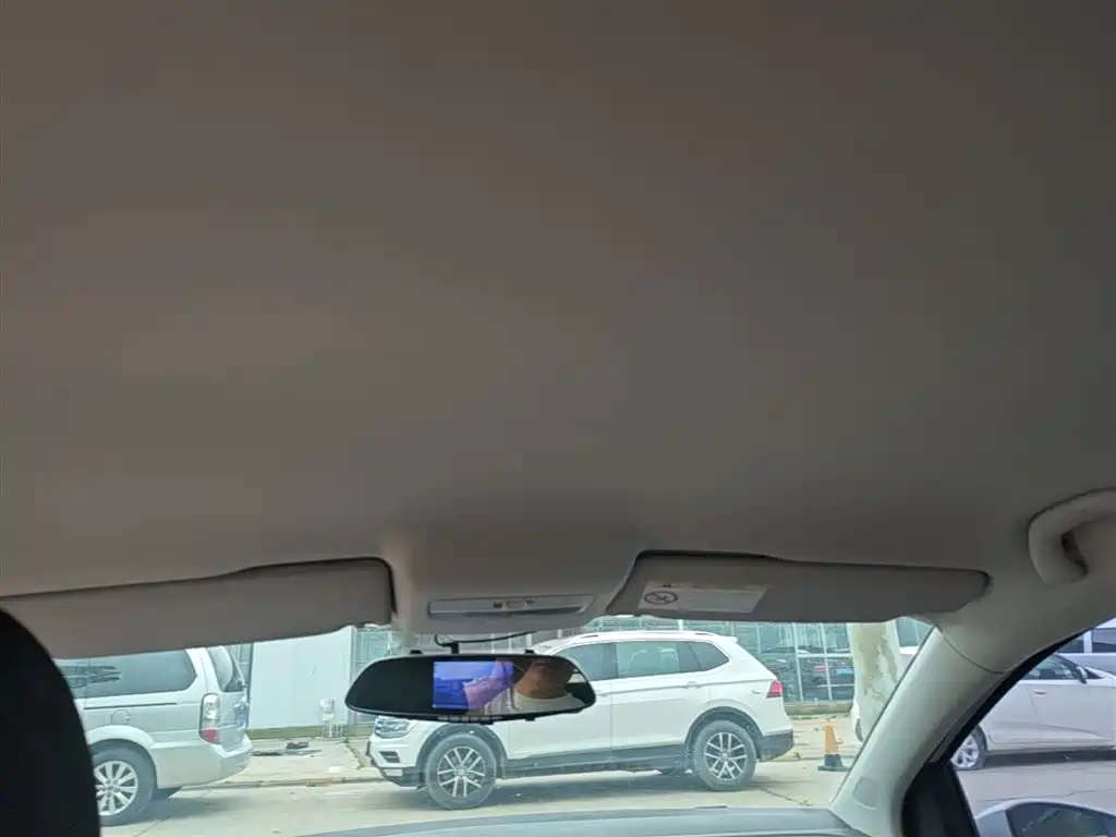 Volkswagen Polo 2014 1.4L Manual Trend Edition фото 18