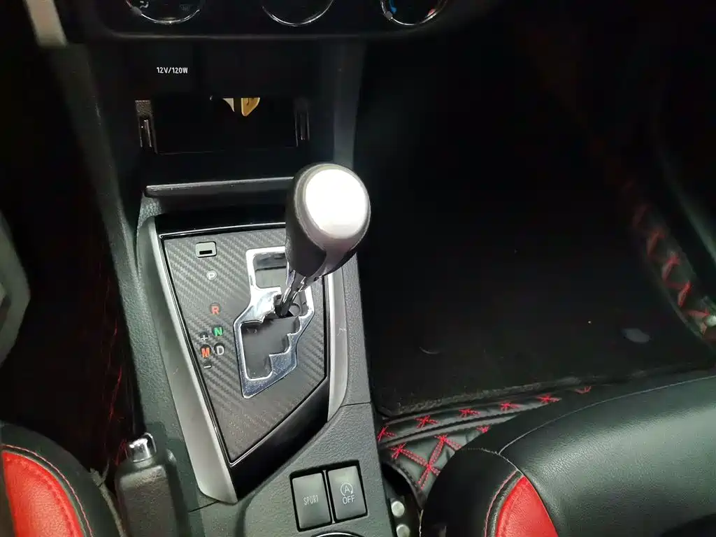 Toyota Corolla 2017 Facelift 1.2T S-CVT GL фото 7