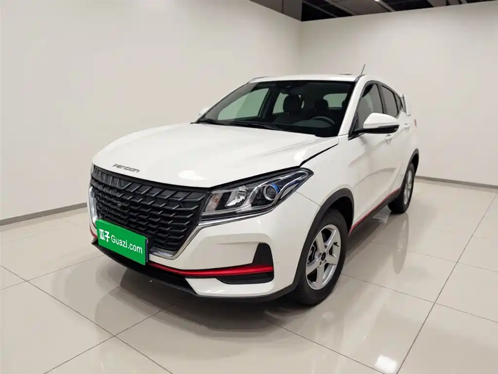Dongfeng Fengguang Fengon 500 2022 2022 1.5L CVT Enjoyment Edition