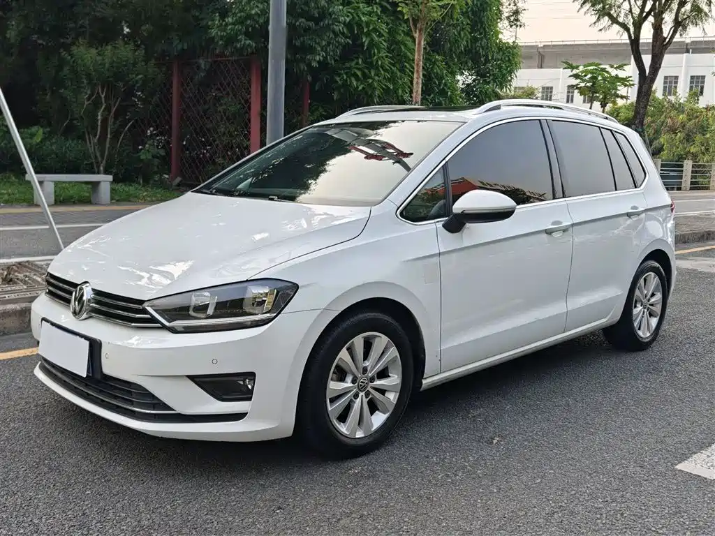 Volkswagen Golf Sportsvan 2016 230TSI Automatic Progressive фото 2