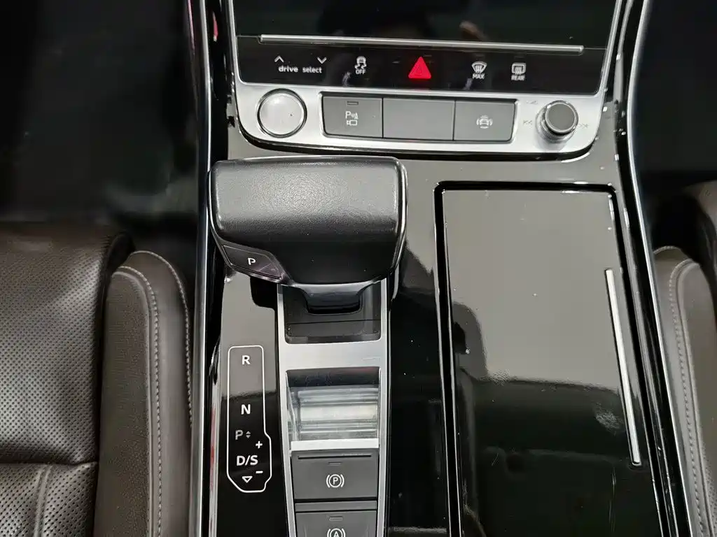 Audi A8 2018 A8L 55 TFSI quattro Luxury фото 13