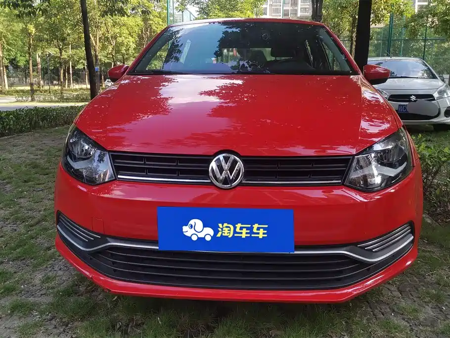 Volkswagen Polo 2014 1.4L Manual Trend Edition фото 2