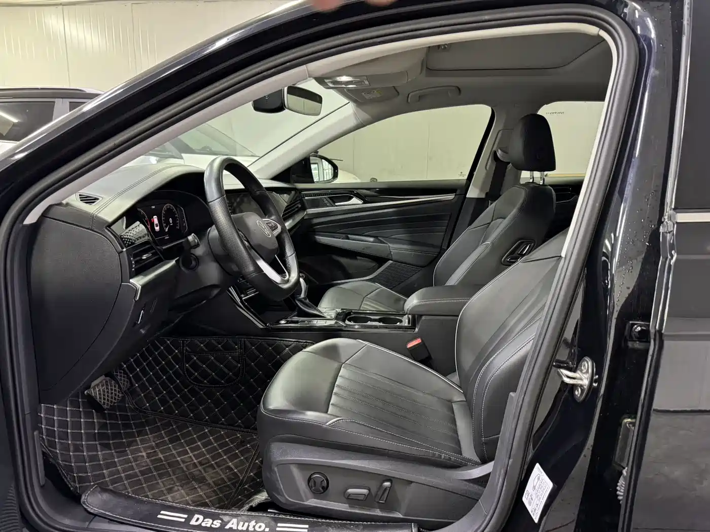 Volkswagen Passat 2022 280TSI Elite Edition фото 4