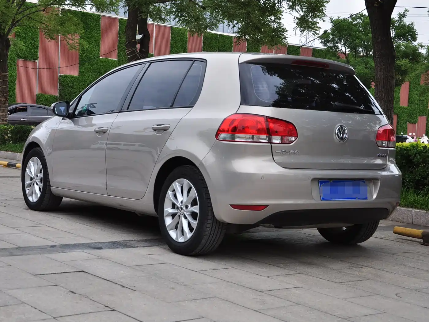Volkswagen Golf 2012 1.6 Manual Comfort Type фото 3