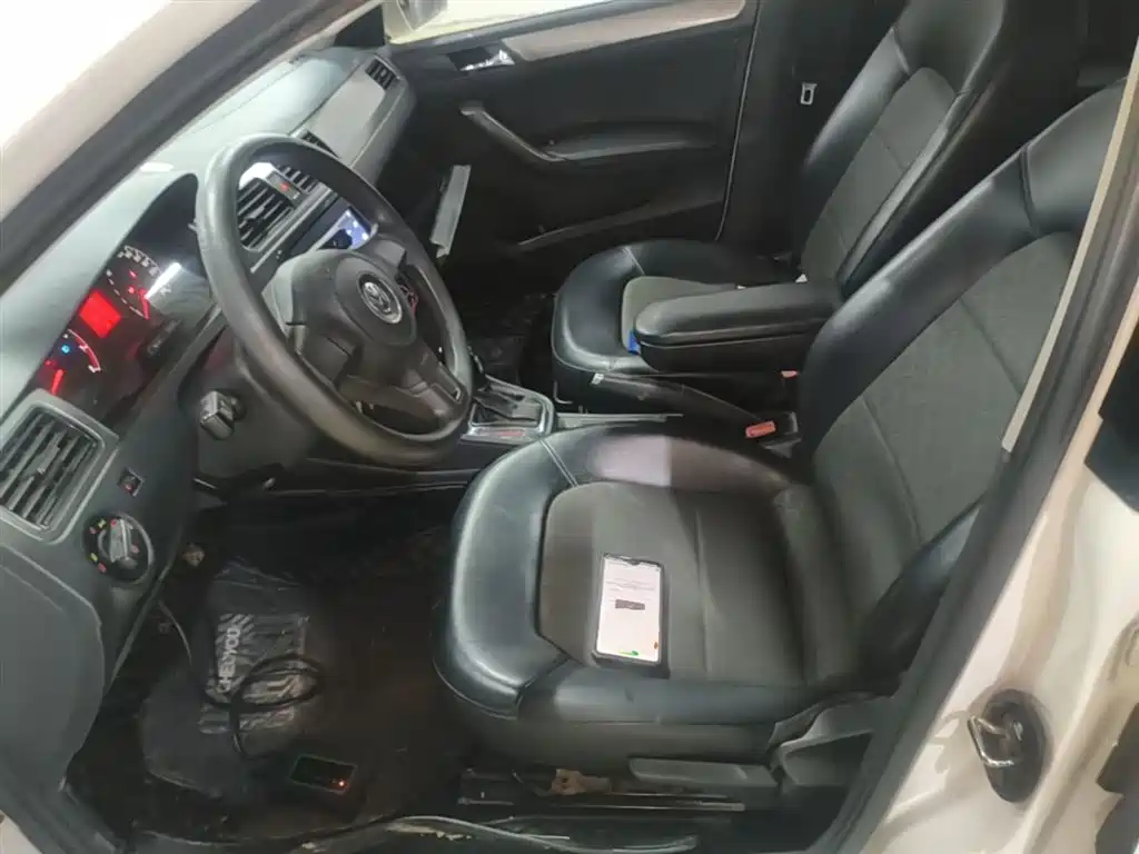 Volkswagen Santana 2015 1.6L Automatic Comfort Edition фото 15