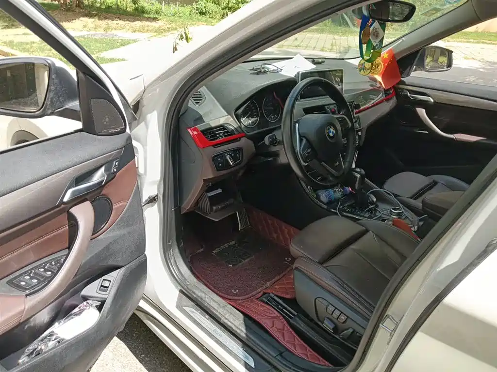 BMW X1 2016 sDrive20Li Luxury Model фото 14