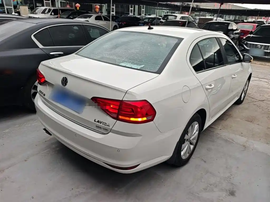 Volkswagen Lavida 2017 230TSI DSG Comfort Edition фото 7