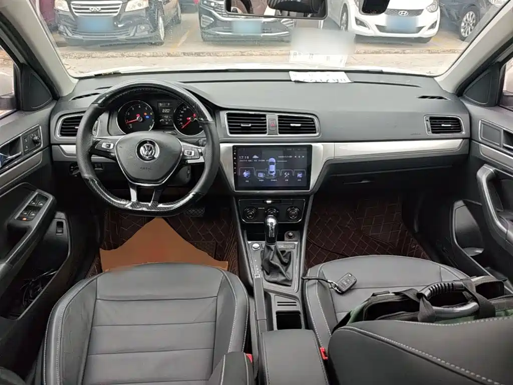 Volkswagen Lavida 2017 230TSI DSG Comfort Edition фото 10