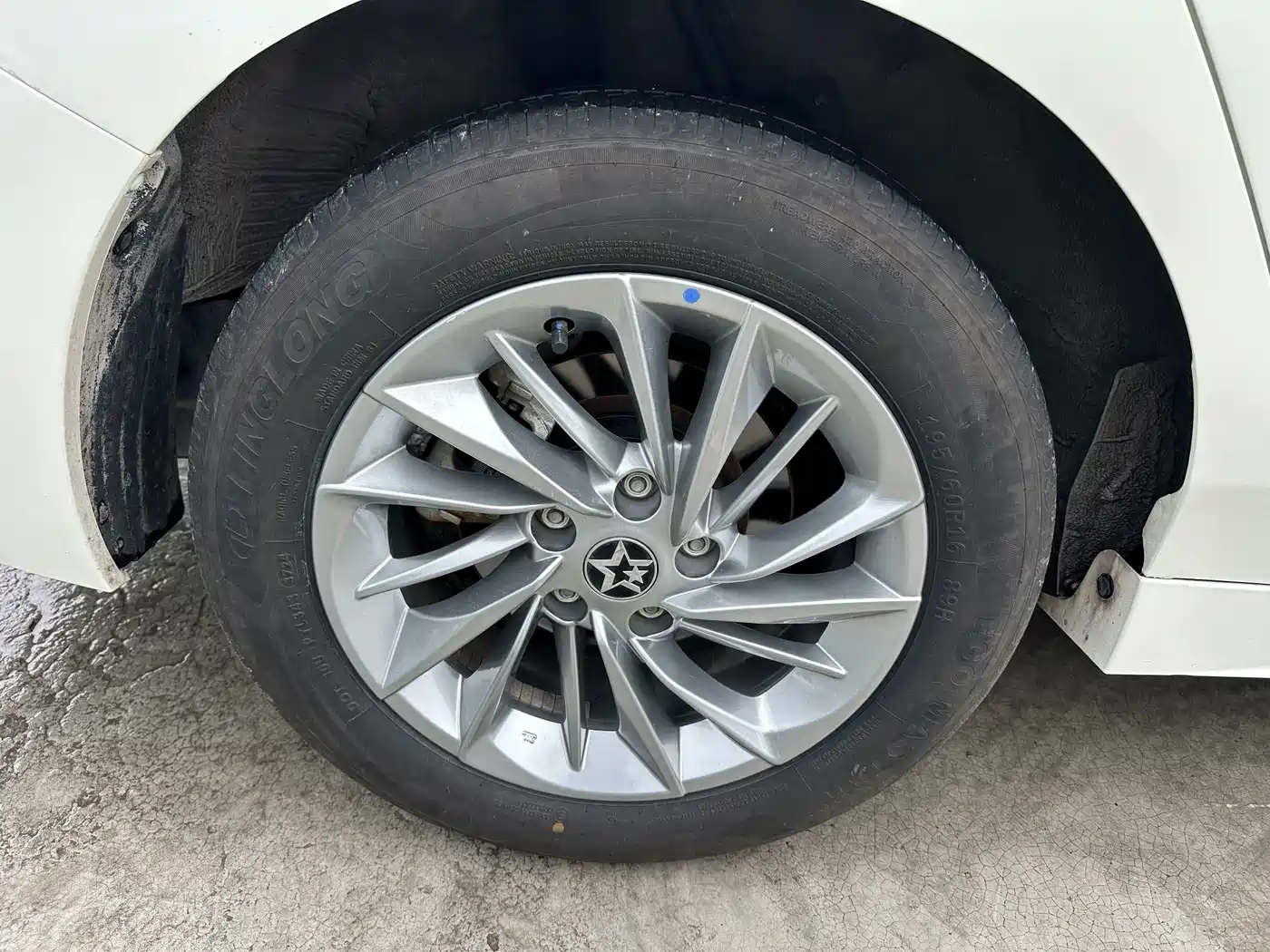 Venucia D60 2024 2023 PLUS 1.6L XL CVT Joy Leader Edition