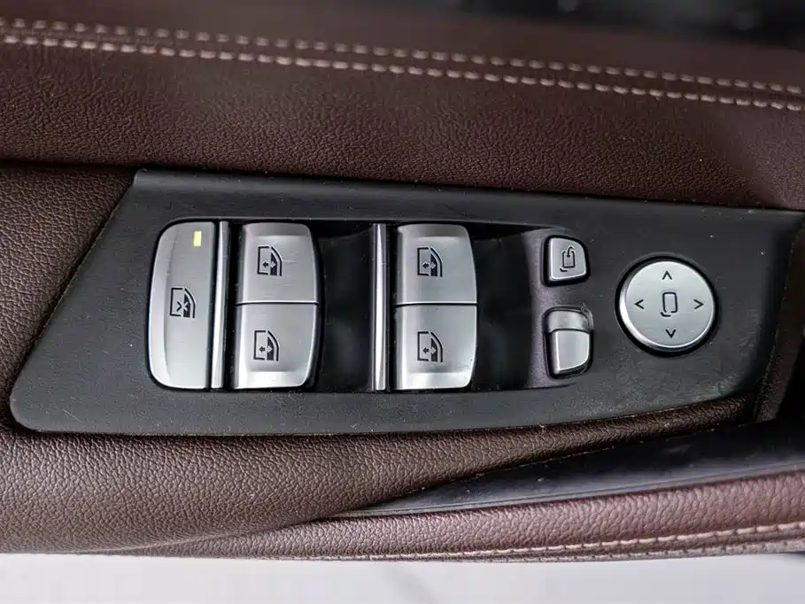 BMW 5 Series 2021 Facelift 530Li Leading M Sport Package фото 15