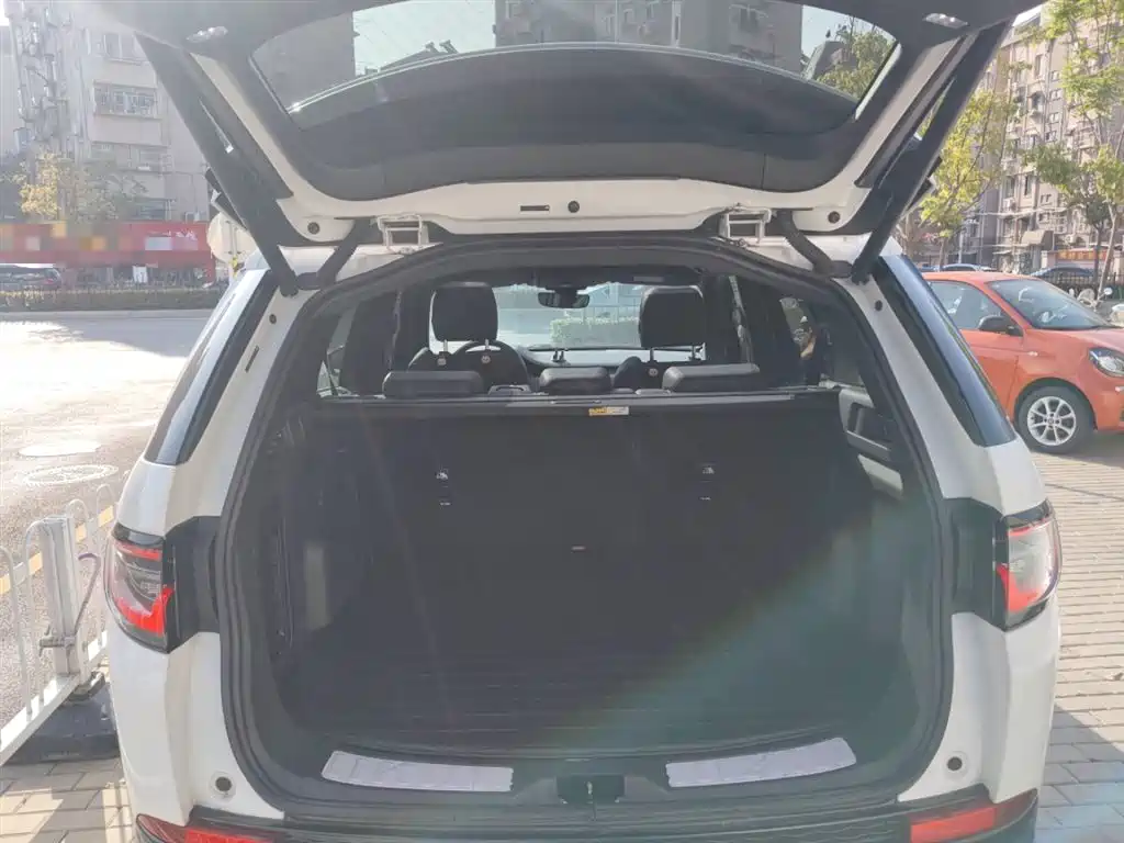 Land Rover Discovery Sport 2020 249PS R-Dynamic Performance фото 18