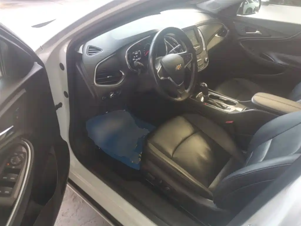 Chevrolet Malibu XL 2017 1.5T Auto Sport Edition фото 11