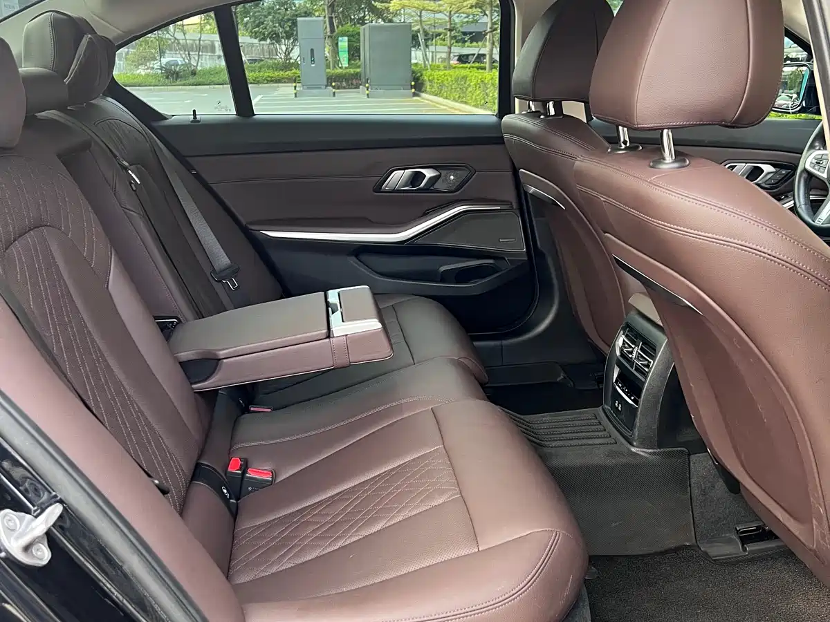 BMW i3 2023 eDrive 40 L Shadow Night Sport Package фото 17