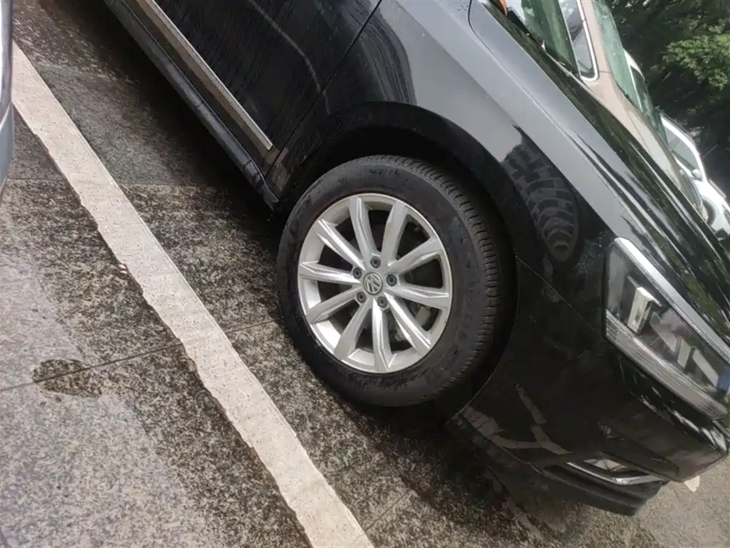 Volkswagen Passat 2017 330TSI DSG Prestige фото 25