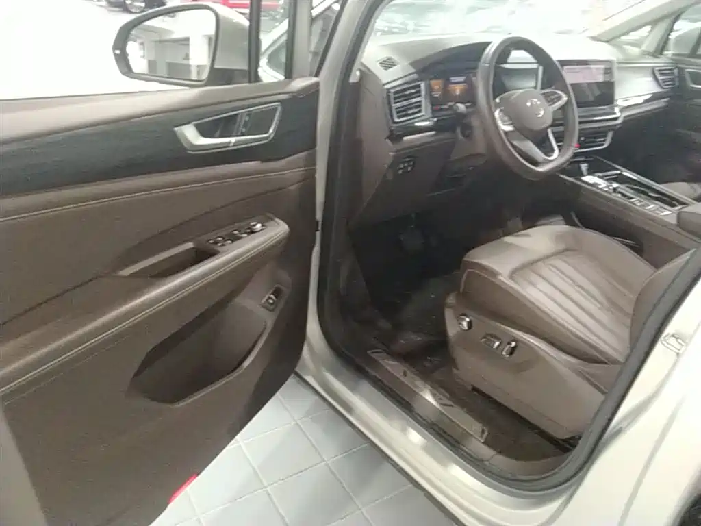 Volkswagen Viloran 2024 330TSI Luxury Edition фото 23