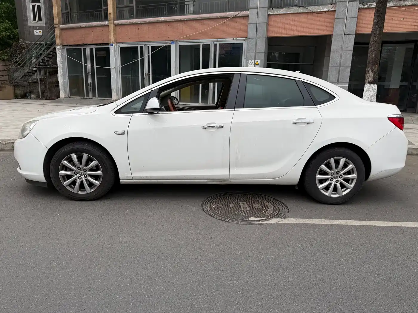 Buick Excelle 2013 GT 1.6L Automatic Fashion Edition фото 4